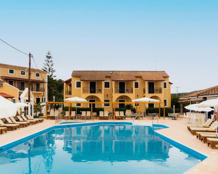 Oula Maisonettes Suites