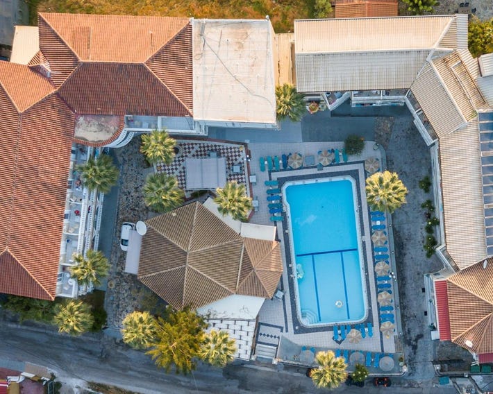 Vivian Hotel