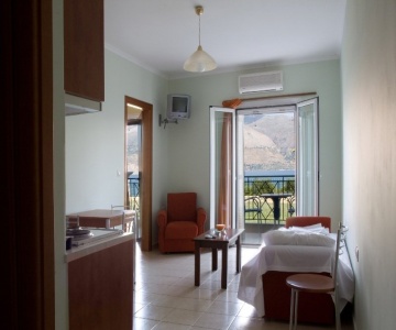 Lazaratos Hotel