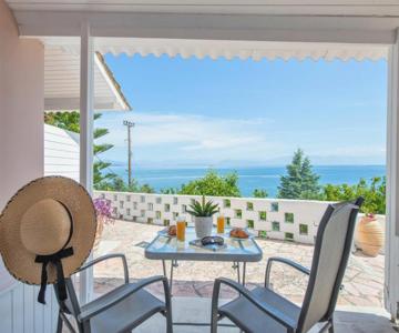 Eden Sea View Studios