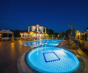 Makis Studios & Apartments