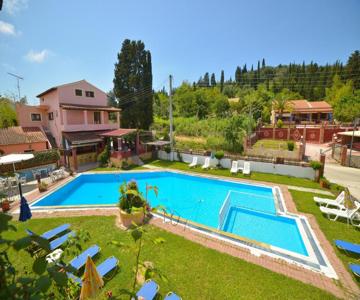 Alexis Pool Apartments