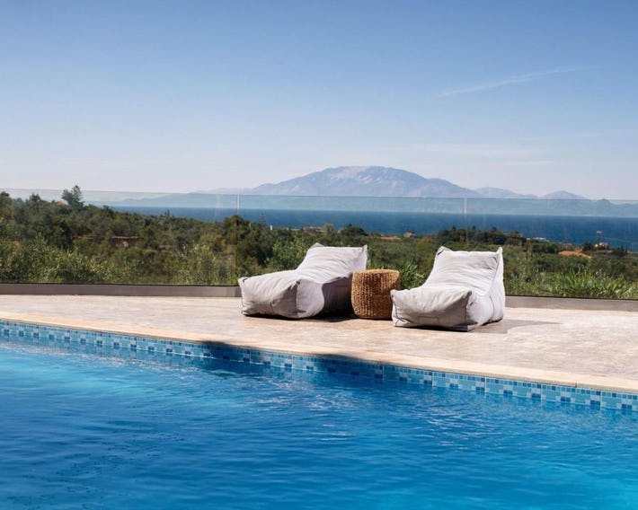 Villa Venia - Cozy Escape with Scenic Sew View, by ZanteWize
