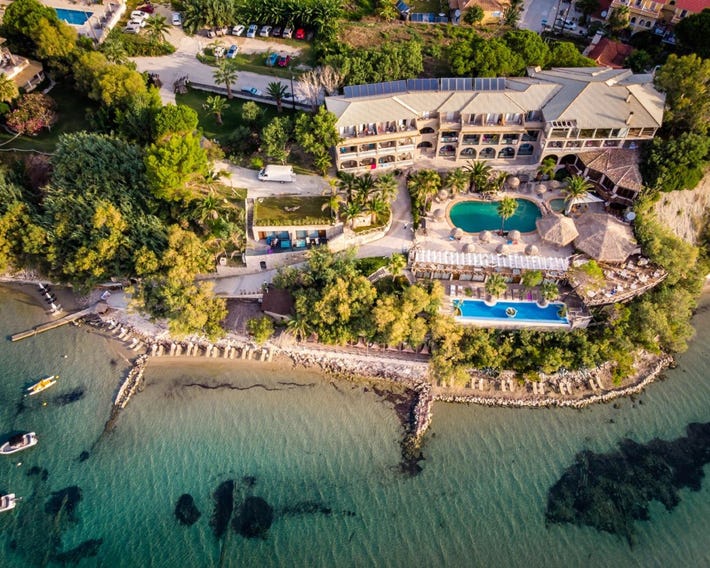 Gloria Maris Hotel Suites & Villas