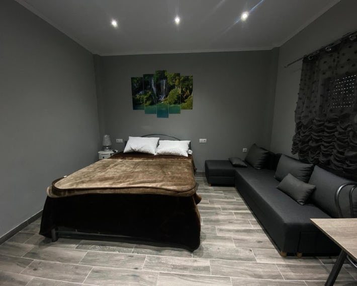 Nikos Apartments