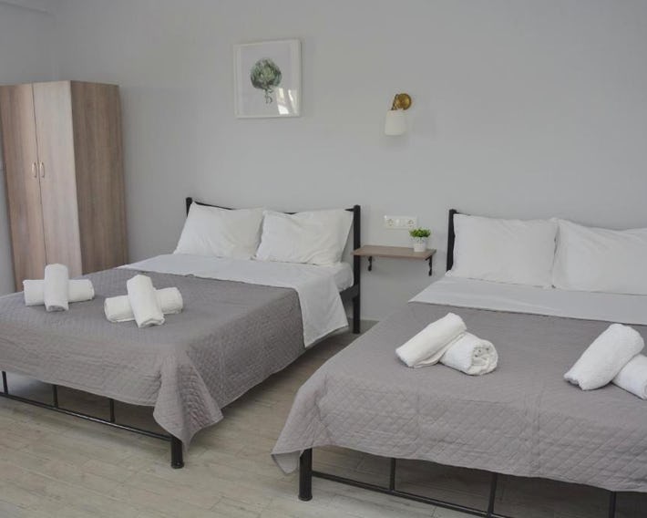Gatos Village Studios & Apartments