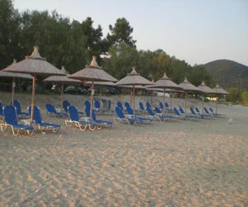 Eleni Rooms Develiki