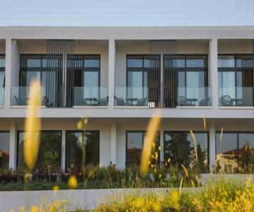 fenias luxury studios