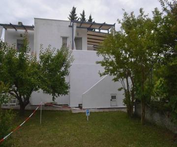Summer House with sea view and garden