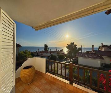 Seafront Private Apartment