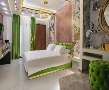 Pela Veranda Exquisite Suites