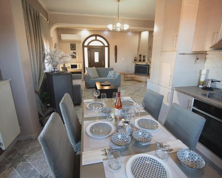 Sunrise Suite Olympiada - Luxury Beachfront Escape