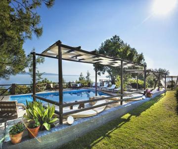 Heos Apartments & Studios