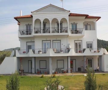 Zephyros Family Apartments