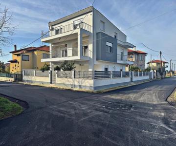 Adoniss Apartmentss 2