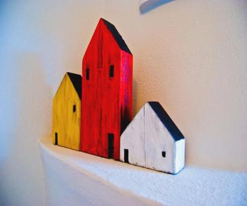 Dioni Houses
