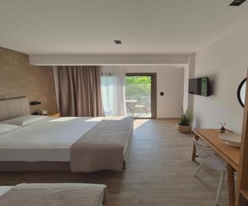 Olympus Suites