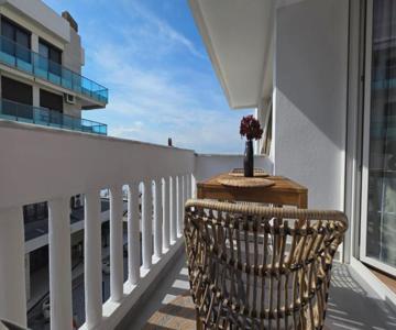 Perea Luxury 20 miters from Sea in DOWNTOWN of Perea