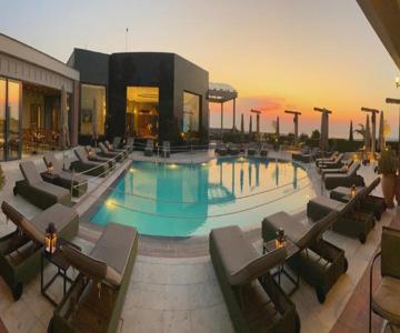 Royal Hotel