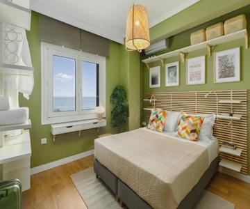 Azure Breeze - Coastal Chic Getaway by the Sea