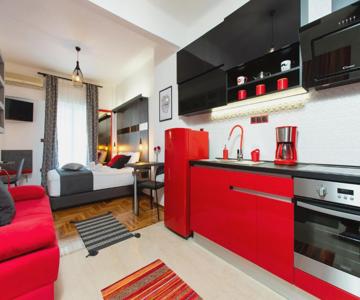 Downtown Luxury Boutique Suites : the red suite