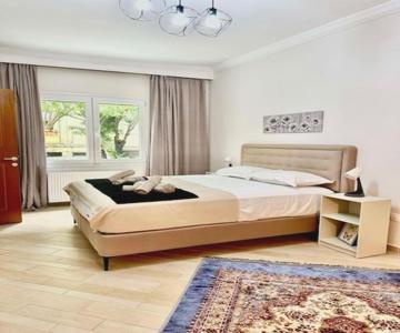 The “Roman market” lux apartment