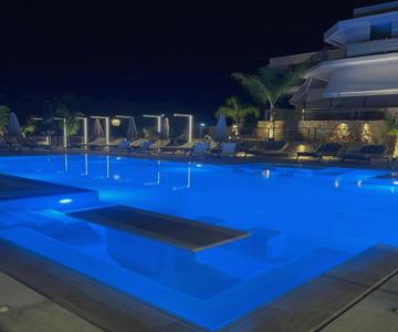 AKRON Luxury Holidays