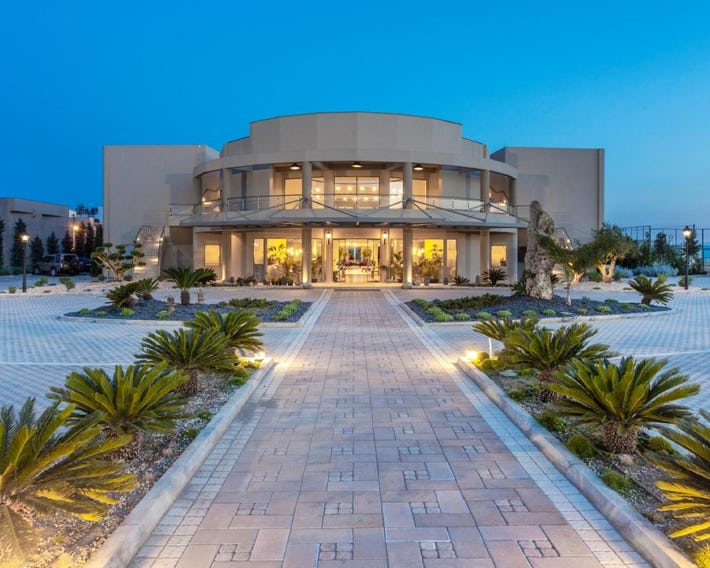 Elysian Luxury Hotel and Spa