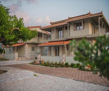Terra Hélios Suites & Studios