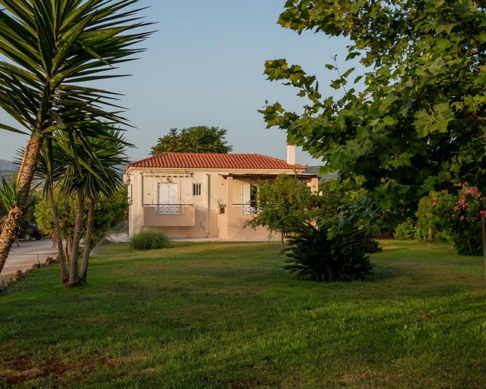 Lagouvardos Beach Apartments