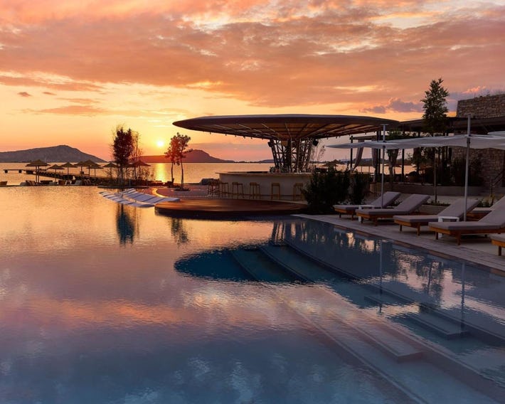 W Costa Navarino