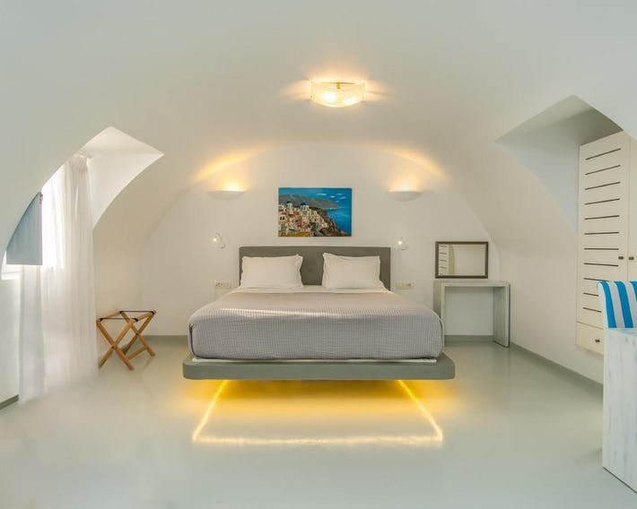 Central Fira Hotel