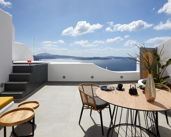 Allure Breeze Suites
