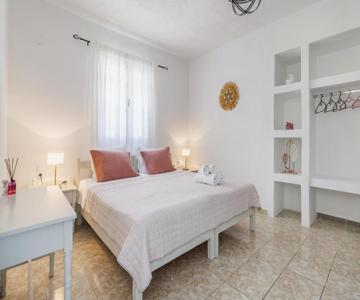 Aelia Apartment