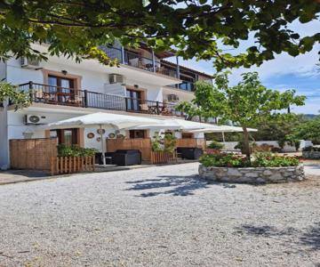 Giasemi Apartments