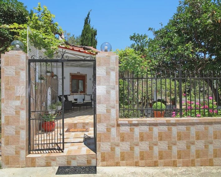 Vasia's Small Villa