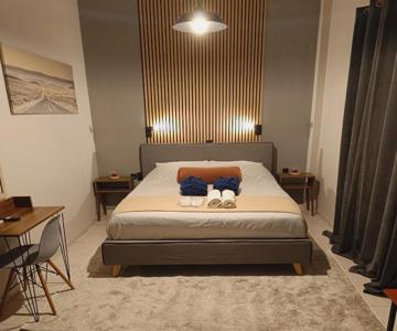 Gk Suites-Constantin view , auto check-in 24h