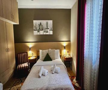 Studio close to Train Station