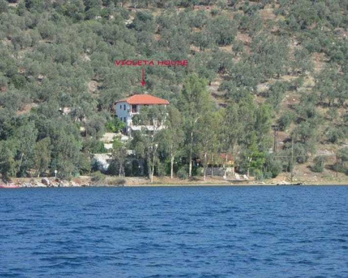 Violetta Studios & Apartments