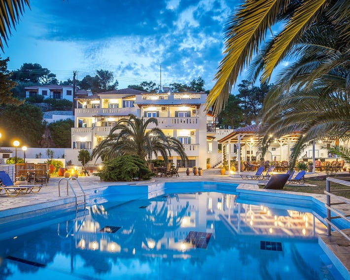 Stafylos Suites