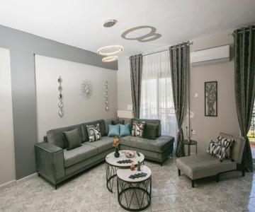 Bay Maisonette
