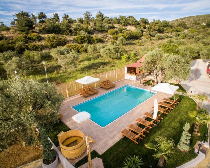 Mythos Bungalows