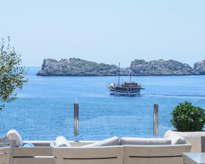 Royal Ariston Hotel