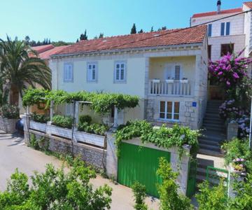 Apartments Lumbarda