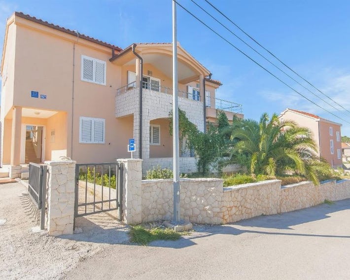 Apartments Ema