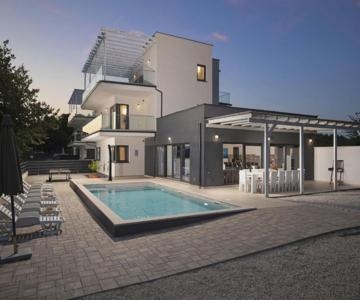 Villa LUNA holiday home