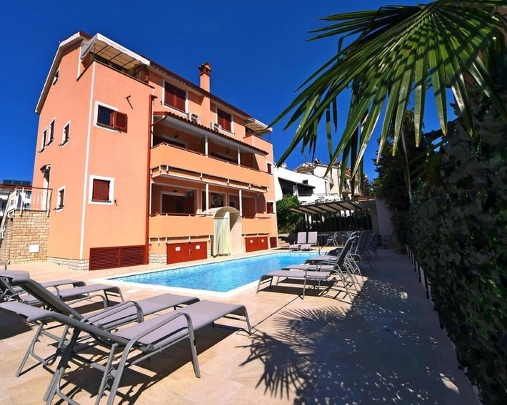 Apartments Zdjelar