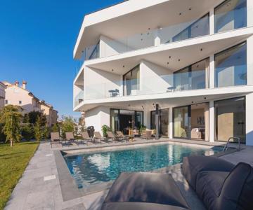 Luxury Villa Aruna