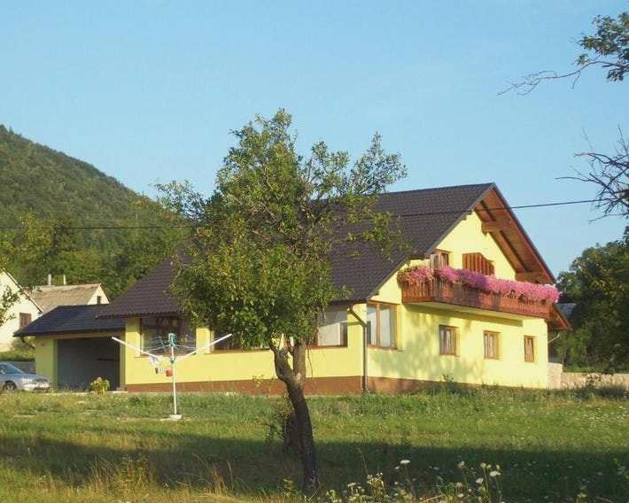 House Mara