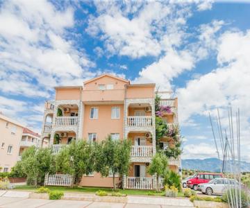 Peris Resort